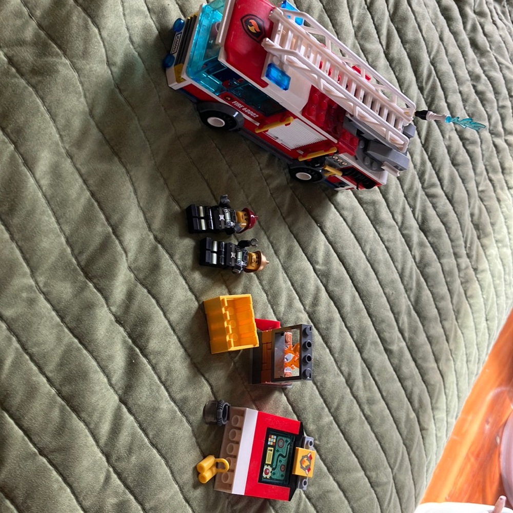 Lego City fire truck set complete with all accessories and mini figs